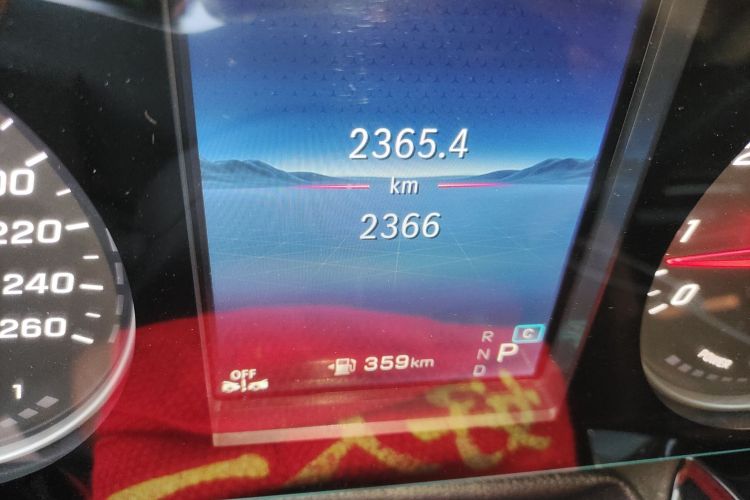 奔驰 威霆 2024款 2.0T 商务版 7座中控内饰15