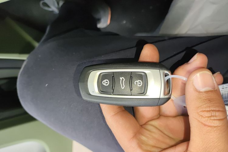 吉利银河 2025款 210km 熊猫骑士中控内饰11