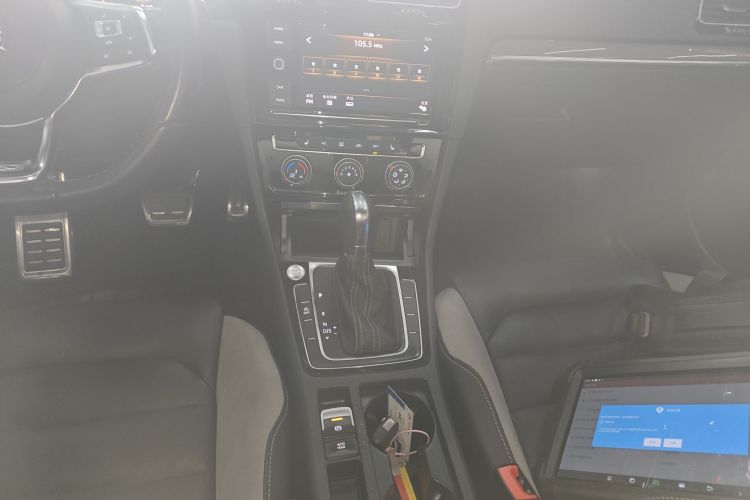 大众 高尔夫 2019款 280TSI DSG R-Line型 国VI局部细节18