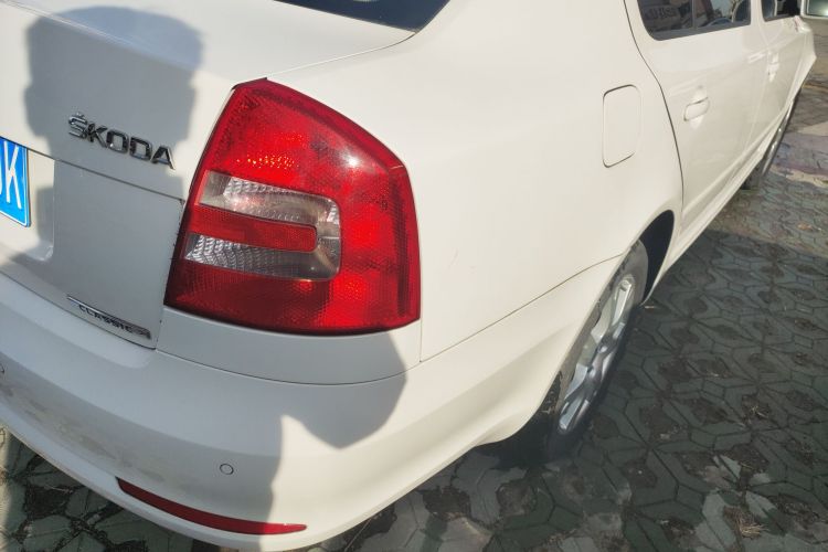 斯柯达 明锐 2015款 经典款 1.6L 自动逸杰版车身外观9