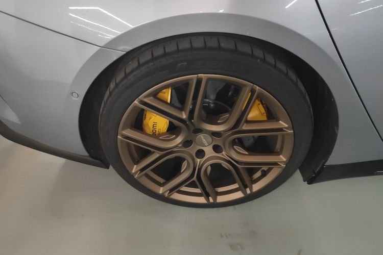 小米汽车 小米SU7 Ultra 2025款 Ultra车身外观6008