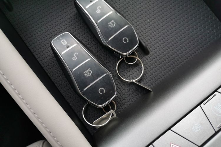 比亚迪 元UP 2025款 301KM 领航型中控内饰7001