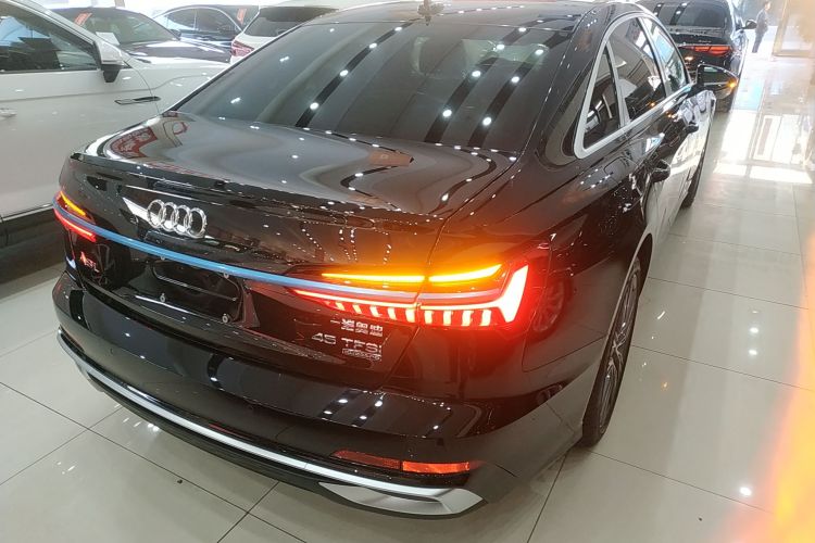 奥迪A6L 2025款 改款 45 TFSI quattro 臻选动感型车身外观7
