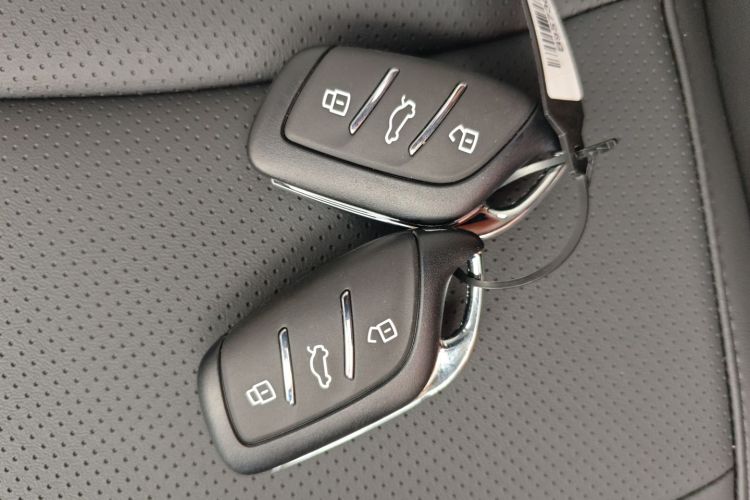 荣威i5 2023款 1.5L CVT豪华版中控内饰11