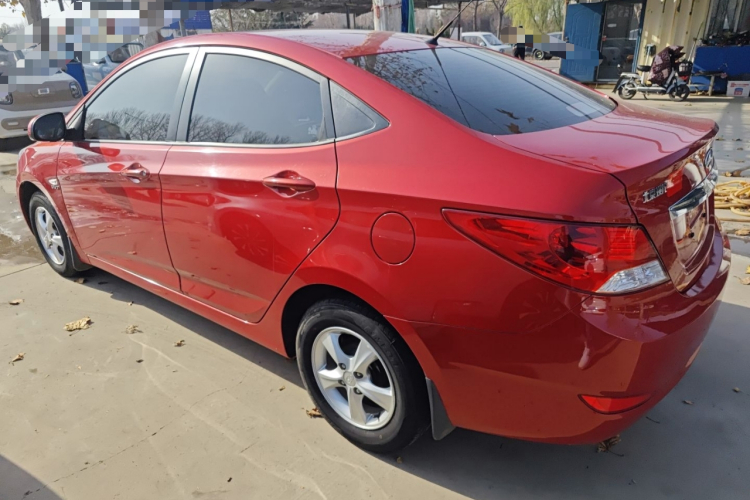 现代 瑞纳 2010款 三厢 1.4L 自动时尚型GT车身外观6003