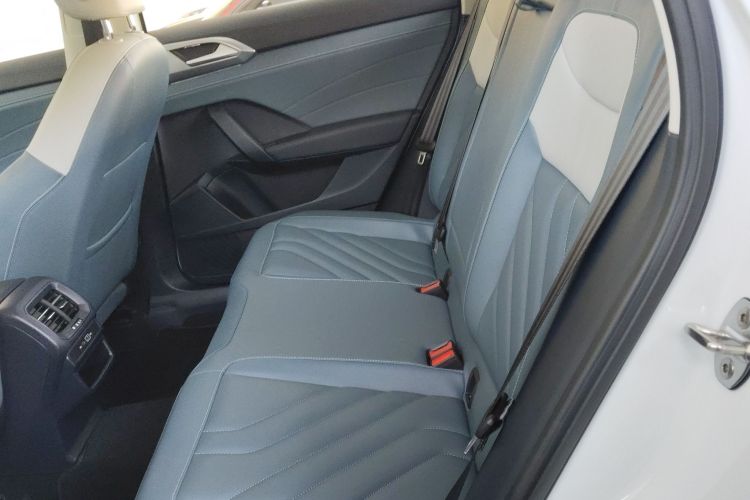 大众 途岳 2023款 300TSI 两驱月尊版中控内饰21