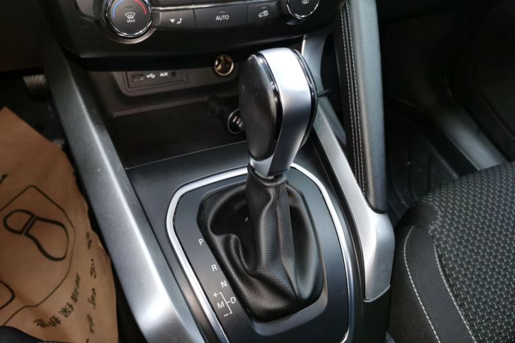 雷诺 科雷嘉 2017款 2.0L 两驱舒适版中控内饰18