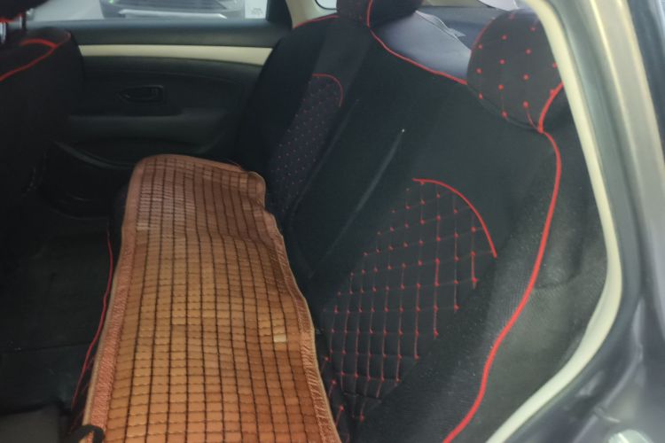 日产 轩逸 2012款 经典 1.6XE 手动舒适版中控内饰21