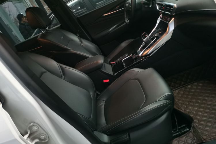 上汽大通MAXUS 大家5 2022款 1.3T PLUG IN 乐享版 七座局部细节41