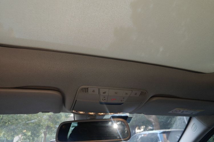 奔驰C级 2015款 C 200 L中控内饰22