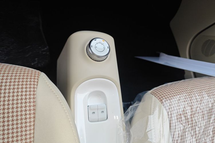 五菱汽车 宏光MINIEV 2024款 第三代 215km 青春版中控内饰18