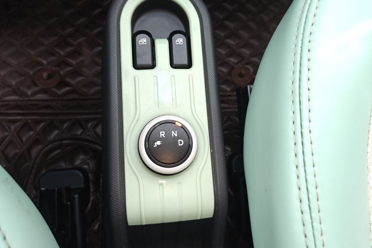 五菱汽车 宏光MINIEV 2022款 马卡龙时尚款 磷酸铁锂中控内饰18