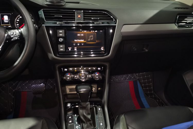 大众 途观L 2018款 改款 330TSI 自动两驱豪华版中控内饰16