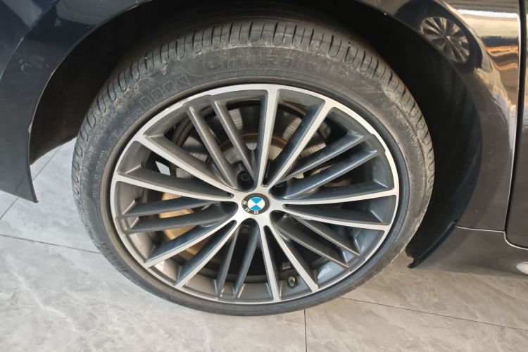 宝马5系 2020款 530Li xDrive M运动套装车身外观6008