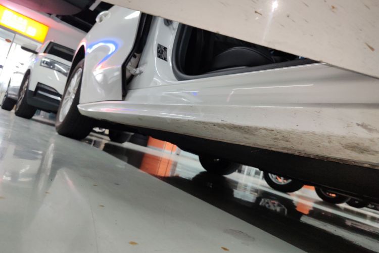 福特 福克斯 2020款 三厢 EcoBoost 180 自动锋潮型局部细节9001