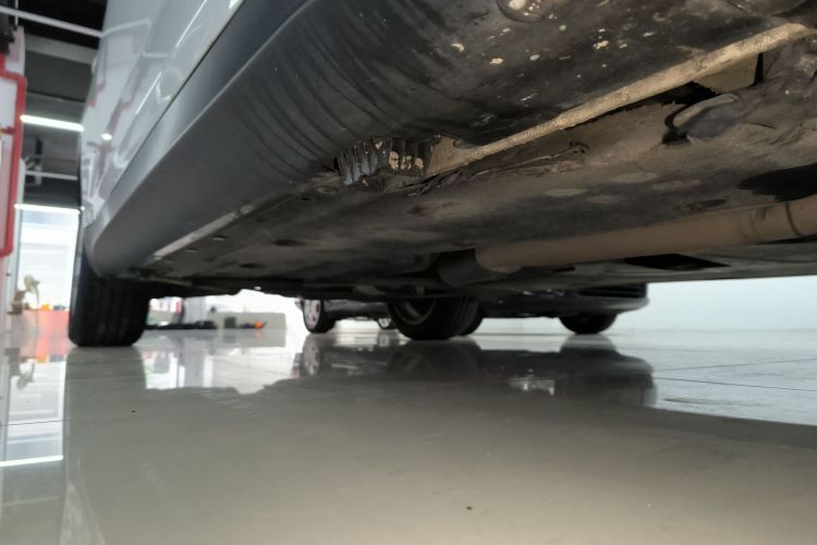 宝马X1 2014款 sDrive18i 时尚型机舱底盘29