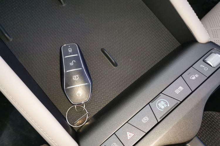 比亚迪 元UP 2025款 301KM 领航型中控内饰7001