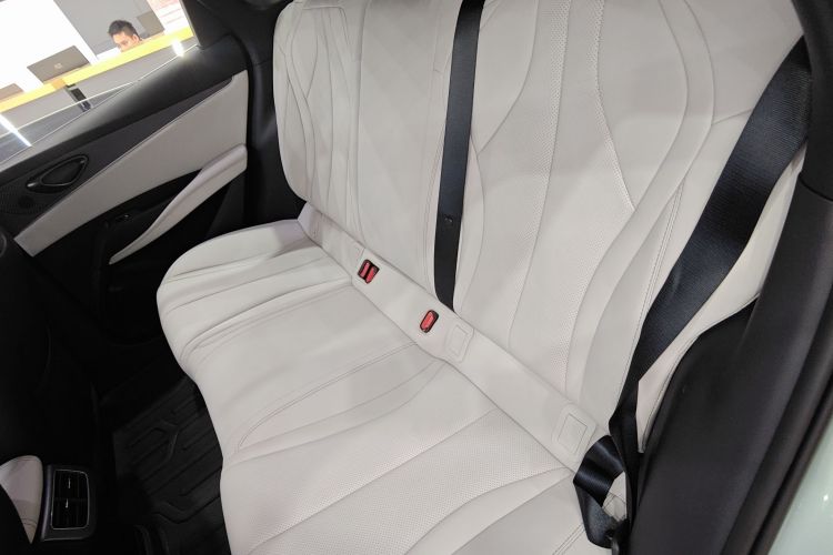 比亚迪 海豹06新能源 2024款 DM-i 120KM尊荣型中控内饰7004