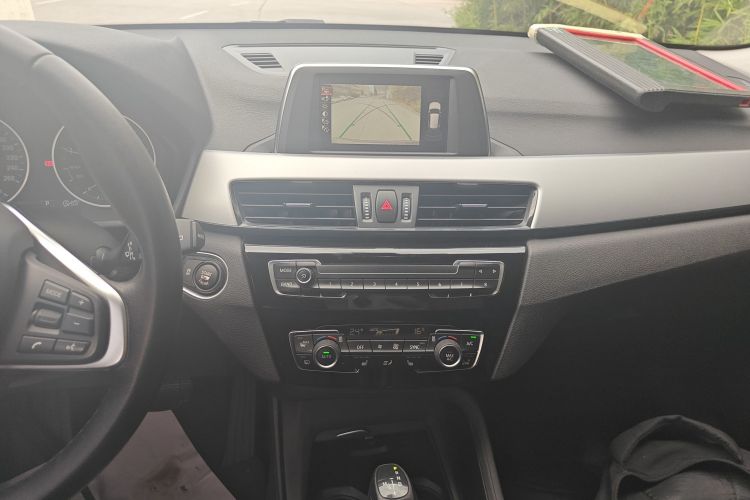 宝马X1 2016款 sDrive18Li 尊享型中控内饰16