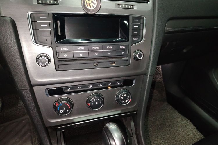 大众 高尔夫 2014款 1.4TSI 自动豪华型局部细节16