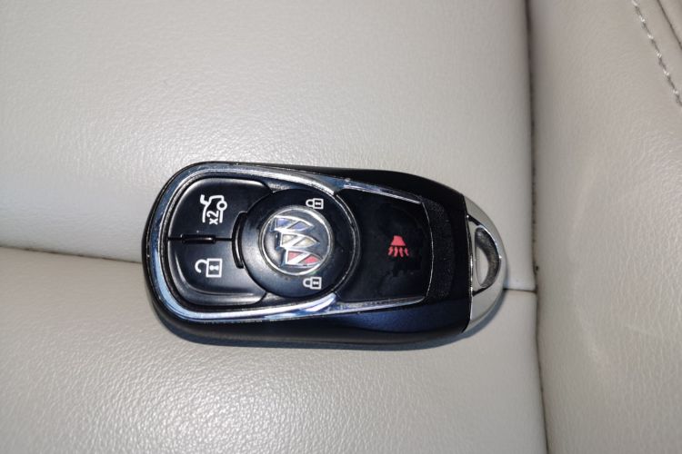 别克 君威 2020款 552T 精英型中控内饰11