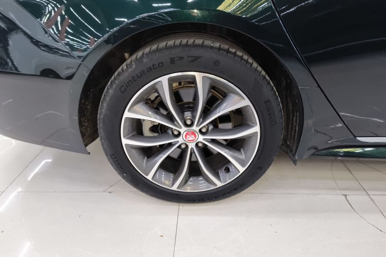 捷豹XFL 2023款 XFL 2.0T P250 两驱精英运动版车身外观6008