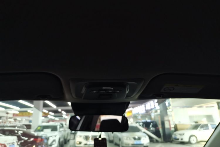 丰田 卡罗拉锐放 2023款 双擎 2.0L 先锋版中控内饰22