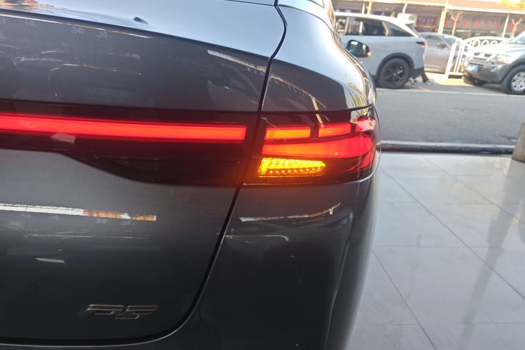 小鹏P5 2024款 500智行版车身外观9