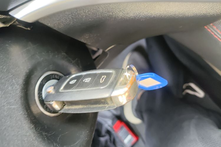 中华V3 2017款 1.5L 自动精英型中控内饰7001