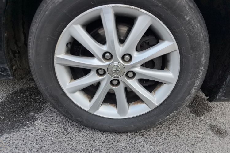 丰田 凯美瑞 2012款 200G 经典豪华版车身外观10