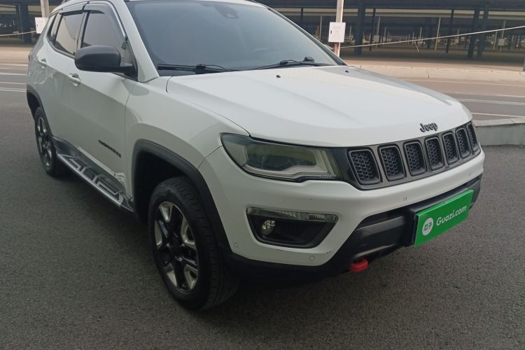 Jeep 指南者 2017款 200TS 自动高性能四驱版车身外观3