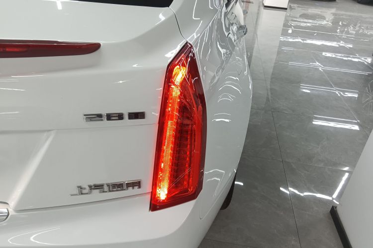 凯迪拉克ATS-L 2017款 28T 时尚型车身外观9