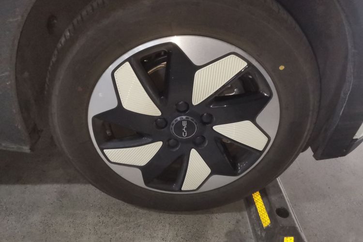 比亚迪 海豚 2025款 420km 自由版车身外观10