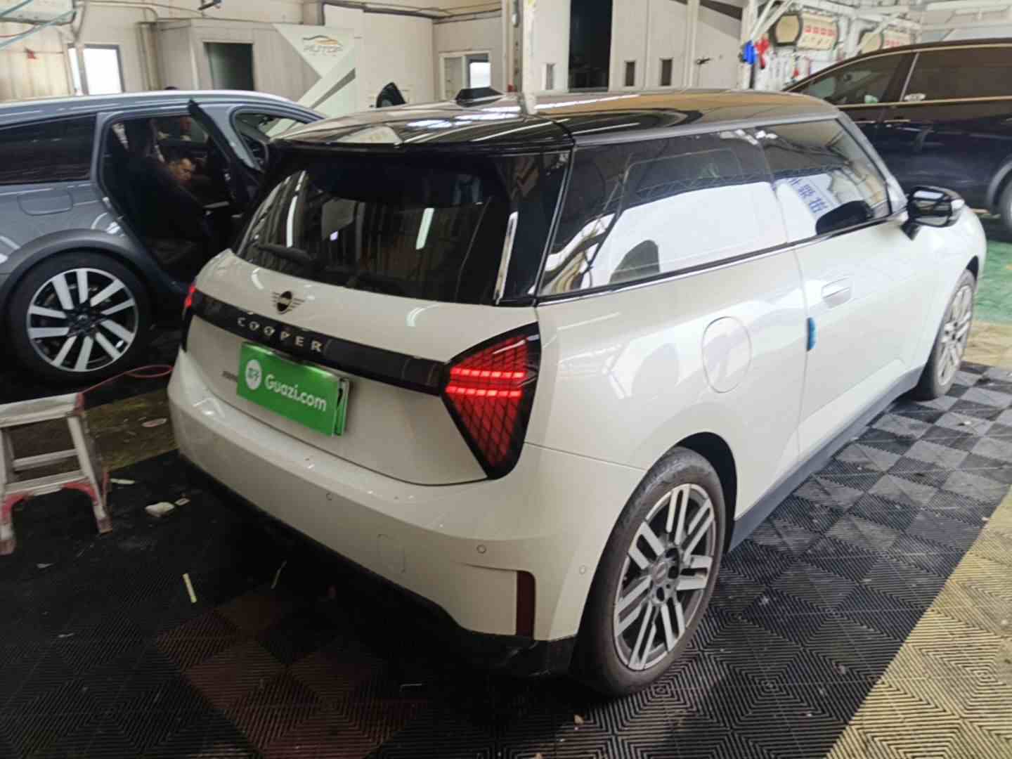 电动MINI COOPER 2024款 456km COOPER E 经典派(4)