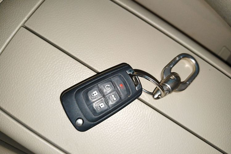 别克GL8 2018款 28T 豪华型 国VI中控内饰11