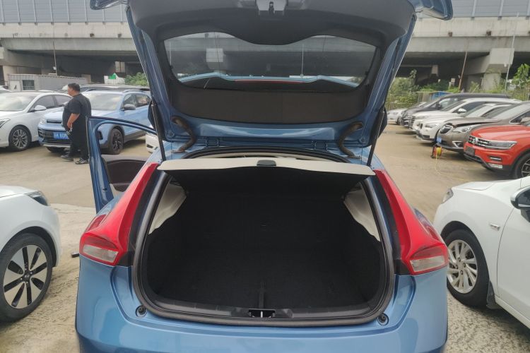 沃尔沃V40 2016款 T3 智逸版中控内饰23