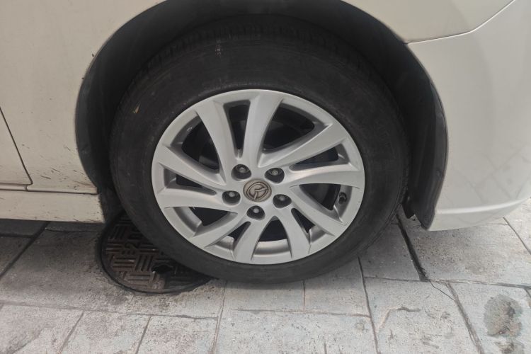 马自达5 2011款 2.0L 自动豪华型车身外观6007