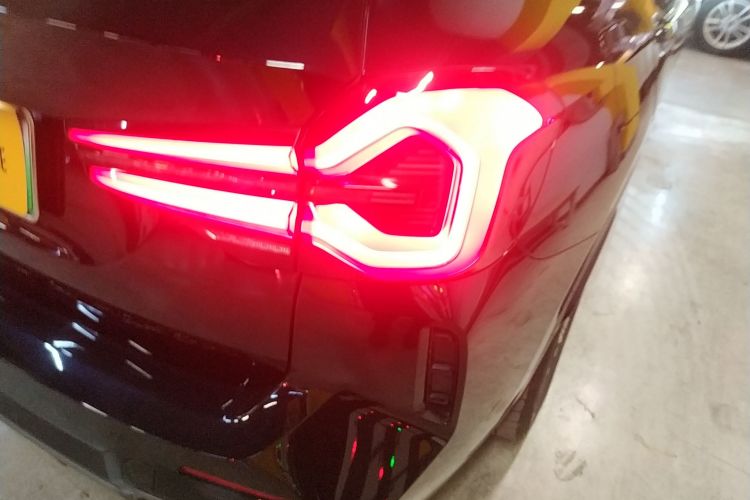 宝马iX3 2024款 领先型车身外观6006