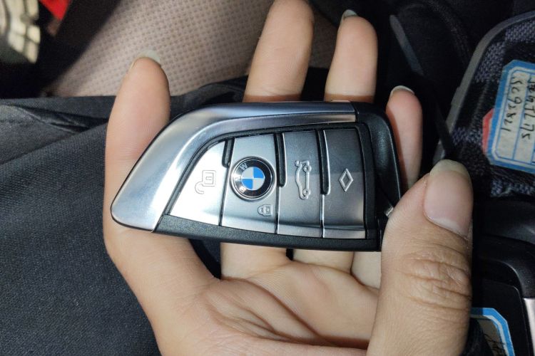 宝马5系 2023款 530Li 领先型 M运动套装中控内饰11