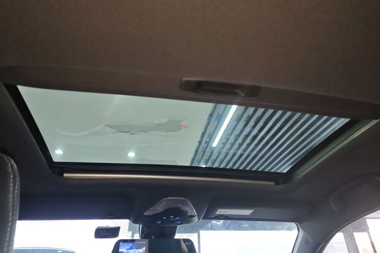 丰田C-HR 2018款 2.0L 领先天窗版 国VI中控内饰22