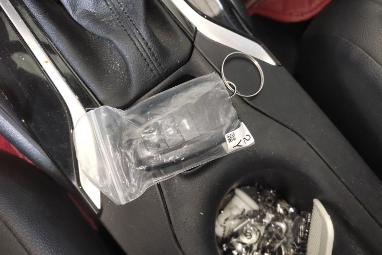 丰田 凌尚 2023款 2.0L 豪华版中控内饰7001