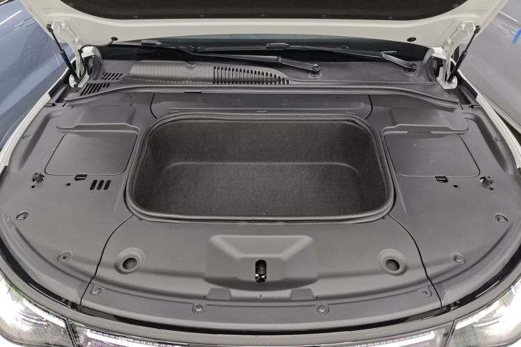 零跑汽车 零跑C01 2023款 525舒享版机舱底盘24