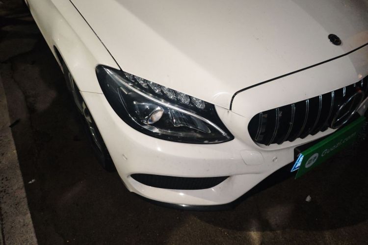 奔驰C级 2017款 改款 C 200 运动版车身外观8