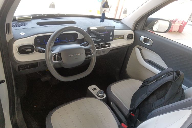 吉利银河 2025款 210km 熊猫骑士中控内饰12