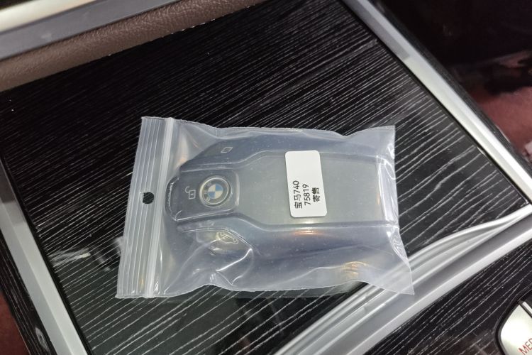 宝马7系 2019款 改款 740Li 领先型 M运动套装中控内饰11