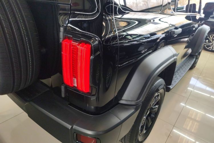 坦克300 2021款 越野版 2.0T 征服者车身外观9