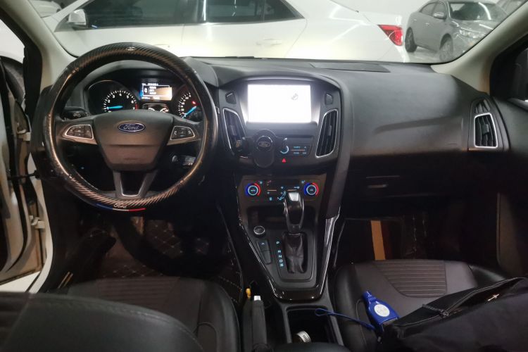 福特 福克斯 2018款 两厢经典 EcoBoost 180 自动精英型中控内饰12