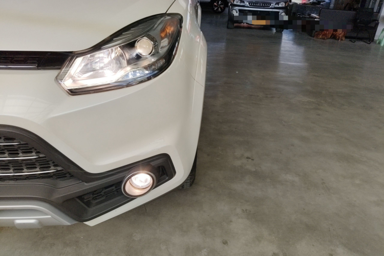 江铃 驭胜S350 2017款 2.0T 自动两驱柴油豪华版5座局部细节36