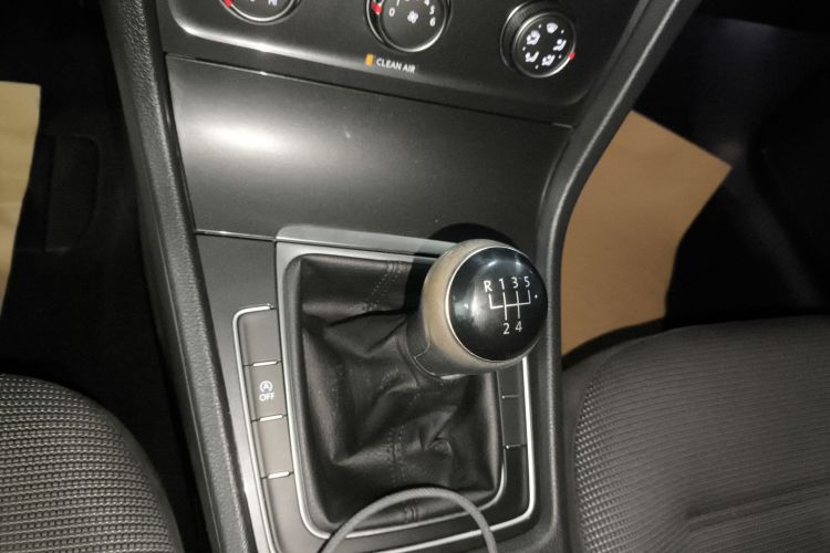 大众 高尔夫 2018款 230TSI 手动舒适型中控内饰18