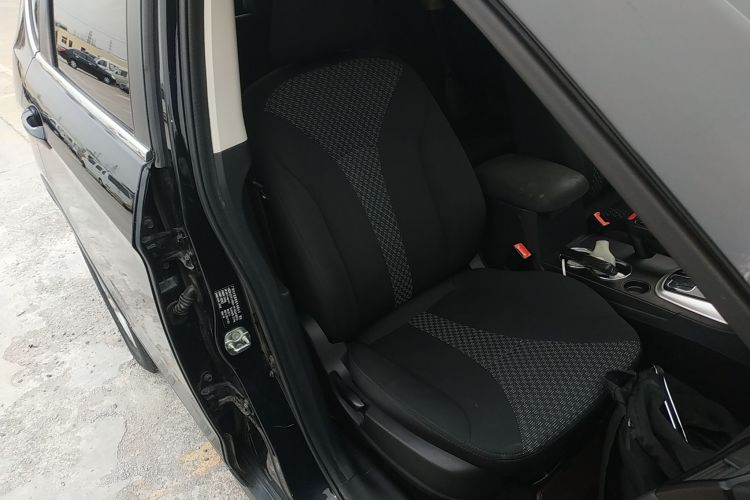 广汽传祺 传祺GS5 2014款 2.0L 自动两驱超享版局部细节41